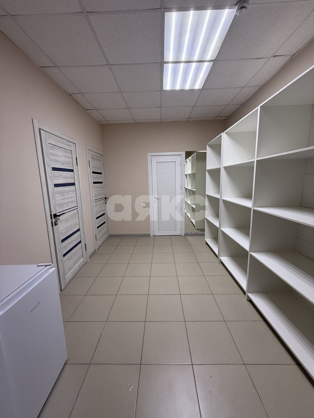 Фото №6: Коммерция 69 м² - Майкоп, Центр, ул. Советская, 184