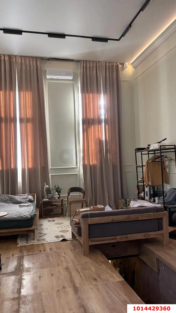 Фото №1: 2-комнатная квартира 76 м² - Краснодар, Центральный, ул. Красноармейская, 16