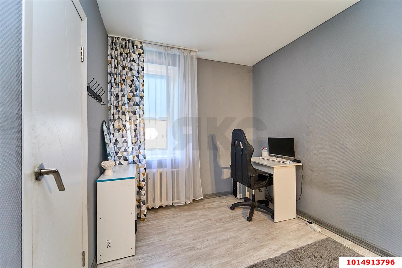 Фото №4: 3-комнатная квартира 41 м² - Российский, Прикубанский внутригородской округ, ул. имени В.М. Комарова, 19