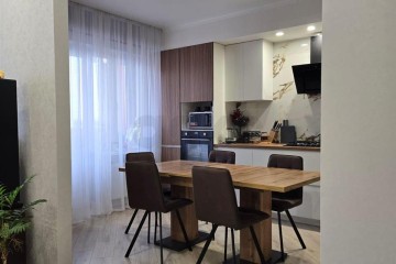 Фото №1: 3-комнатная квартира 94 м² - Краснодар, мкр. 2-я Площадка, ул. Ветеранов, 83к3