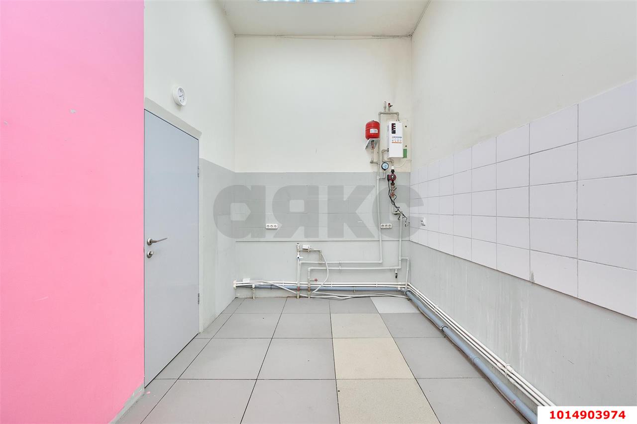 Фото №7: Торговое помещение 61 м² - Краснодар, Центральный, ул. Красноармейская, 63