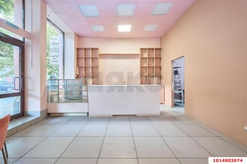 Фото №2: Торговое помещение 61 м² - Краснодар, мкр. Центральный, ул. Красноармейская, 63