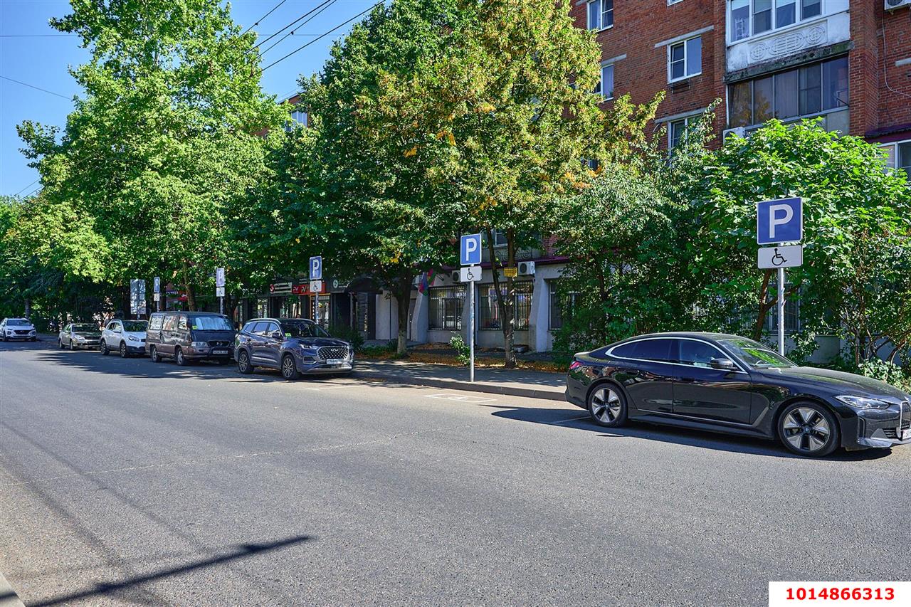 Фото №7: Торговое помещение 112 м² - Краснодар, Западный внутригородской округ, ул. Фёдора Лузана, 3