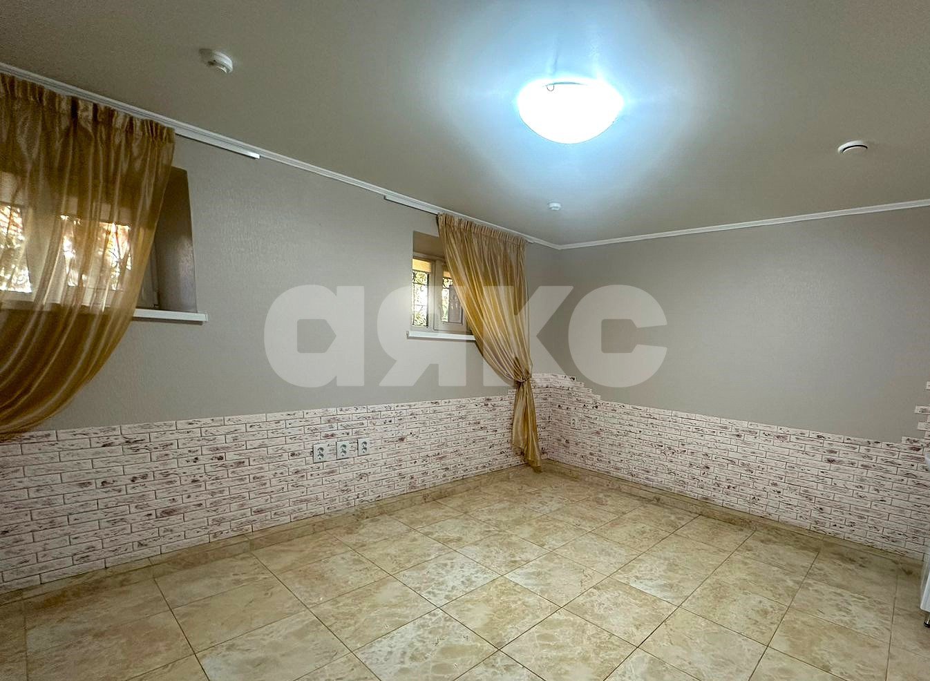 Фото №3: Коммерция 150 м² - Ростов-на-Дону, Ленинский, ул. Социалистическая, 86А