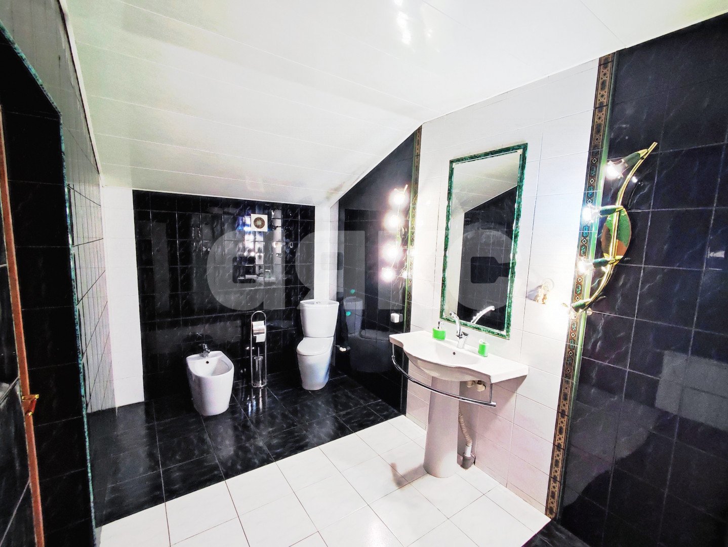 Фото №38: Дом 212 м² + 1.2 сот. - Ростов-на-Дону, Нахичевань, ул. 36-я Линия, 2/38