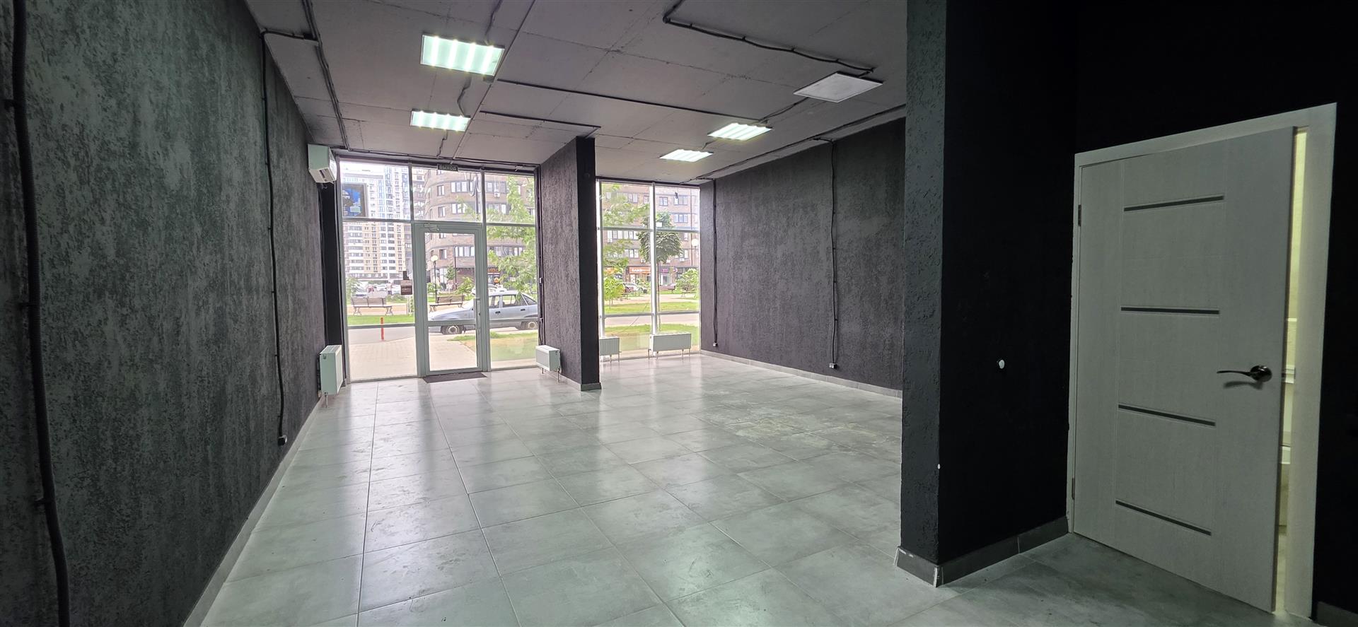 Фото №6: Коммерция 98 м² - Краснодар, жилой комплекс Дружный-2, Прикубанский внутригородской округ, Россинского, мкр. жилой комплекс Дружный, б-р Адмиралтейский, 3к3