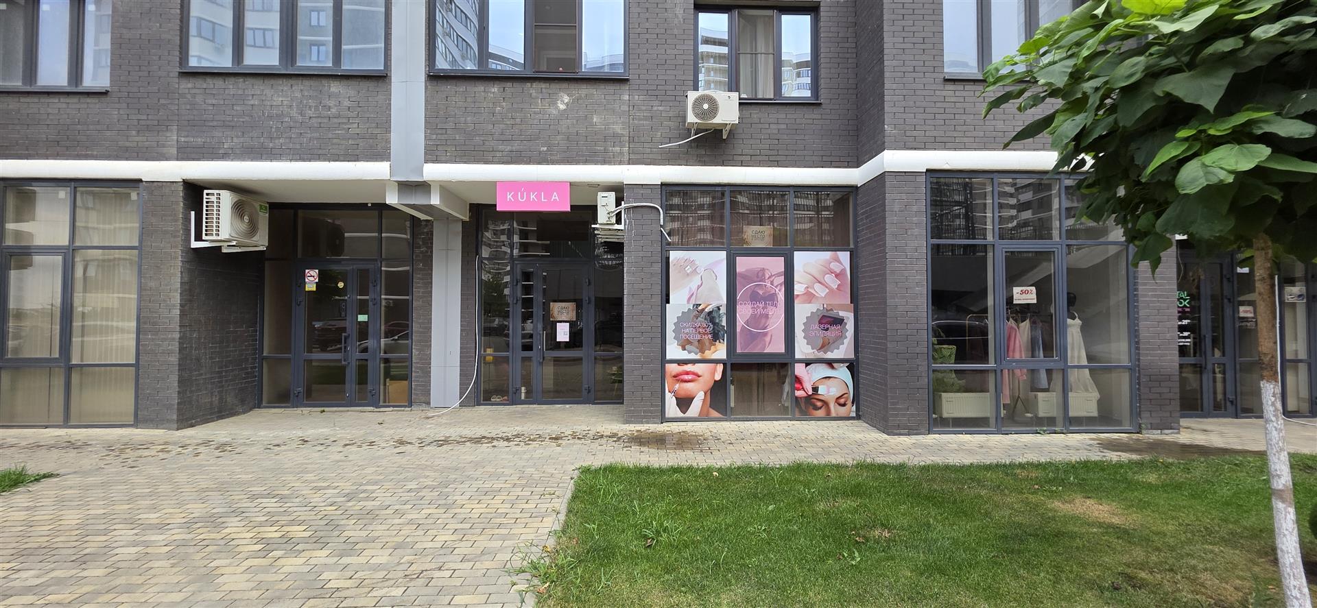 Фото №3: Коммерция 98 м² - Краснодар, жилой комплекс Дружный-2, Прикубанский внутригородской округ, Россинского, мкр. жилой комплекс Дружный, б-р Адмиралтейский, 3к3