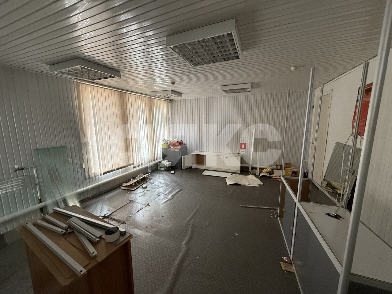 Фото №3: Торговое помещение 52 м² - Кореновск, 1-й квартал, ул. Красная, 128А
