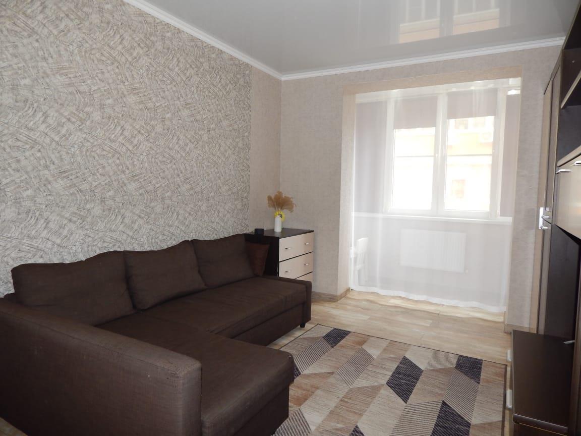 Фото №1: 1-комнатная квартира 42 м² - Краснодар, Прикубанский внутригородской округ, Завод Радиоизмерительных Приборов, мкр. Музыкальный, ул. имени Сергея Есенина, 84