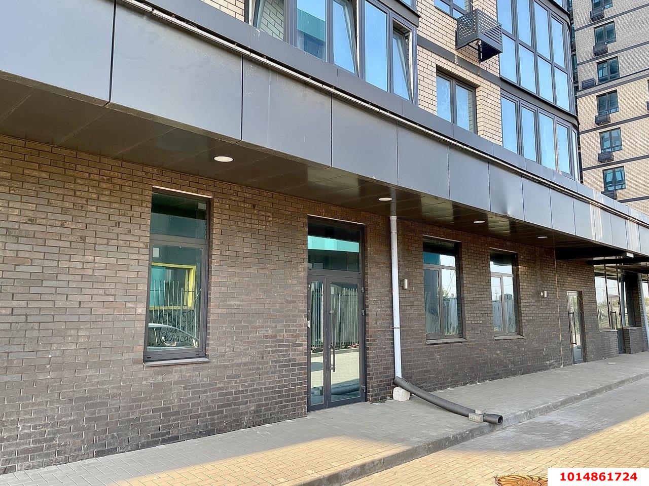 Фото №1: Коммерция 81 м² - Берёзовый, Прикубанский внутригородской округ, Витаминкомбинат, мкр. жилой комплекс Огурцы, ул. Целиноградская, 2И