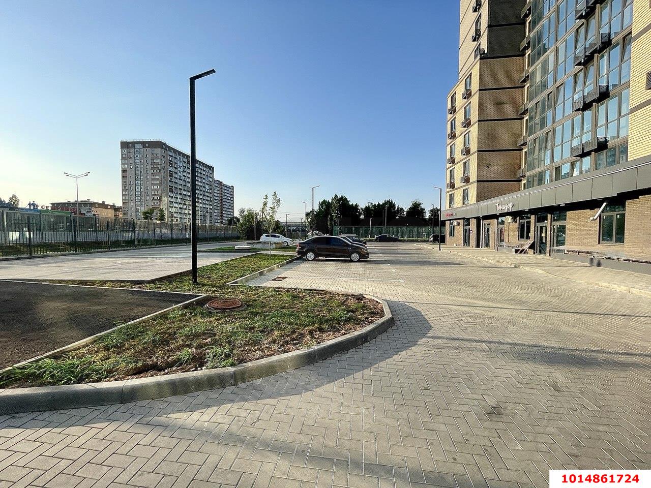 Фото №11: Торговое помещение 82 м² - Берёзовый, жилой комплекс Огурцы, ул. Целиноградская, 2И