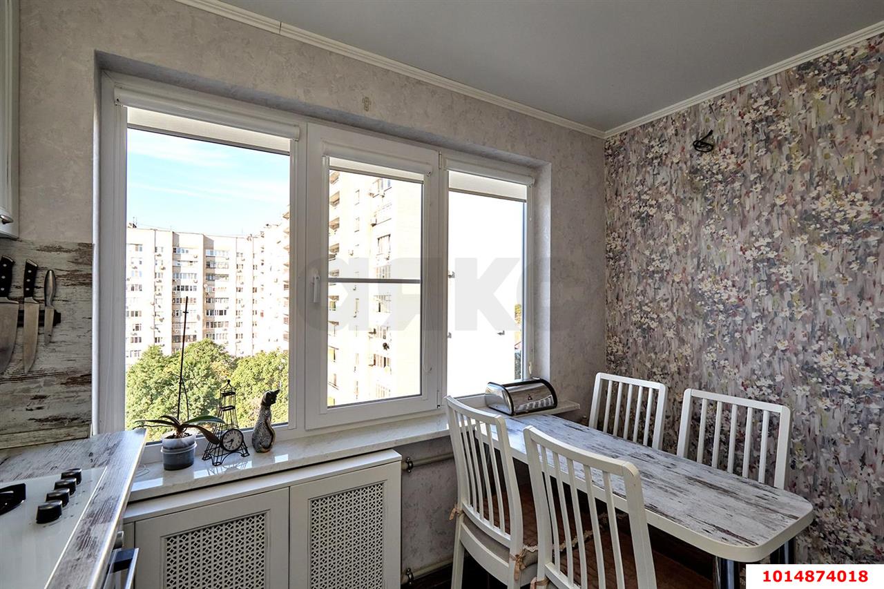 Фото №2: 3-комнатная квартира 59 м² - Краснодар, Центральный внутригородской округ, мкр. Центральный, ул. Ленина, 71