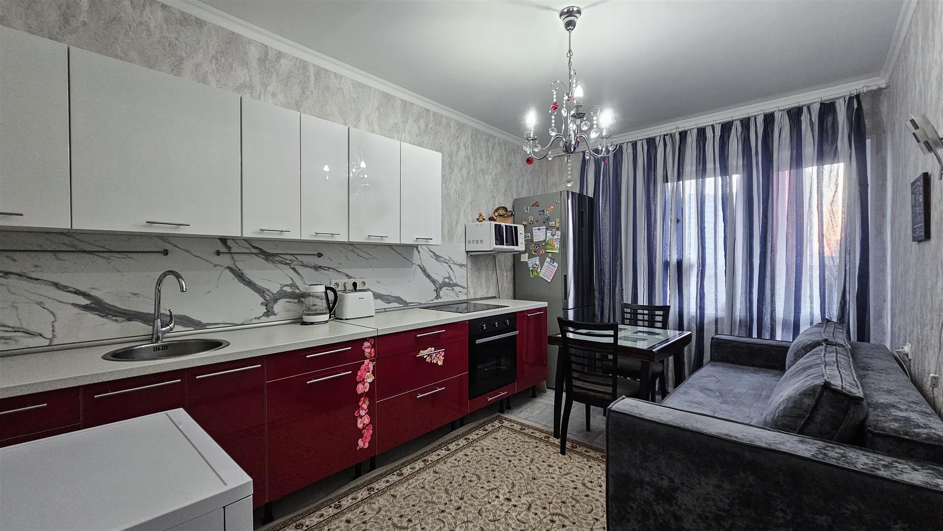 Фото №1: 2-комнатная квартира 72 м² - Краснодар, Прикубанский внутригородской округ, мкр. Московский, ул. им. Артюшкова В.Д., 11