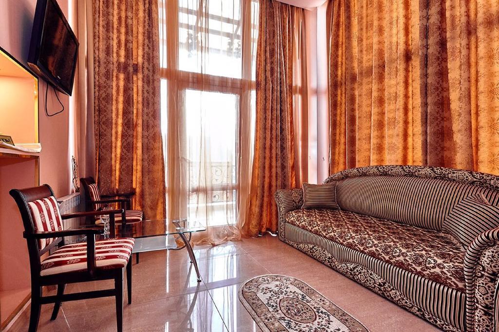 Фото №1: Дом 424 м² + 6.2 сот. - Краснодар, Западный внутригородской округ, мкр. Фестивальный, пр-д Брюсова, 28