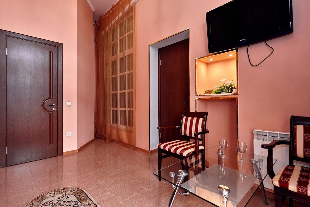 Фото №7: Дом 424 м² + 6.2 сот. - Краснодар, Западный внутригородской округ, мкр. Фестивальный, пр-д Брюсова, 28