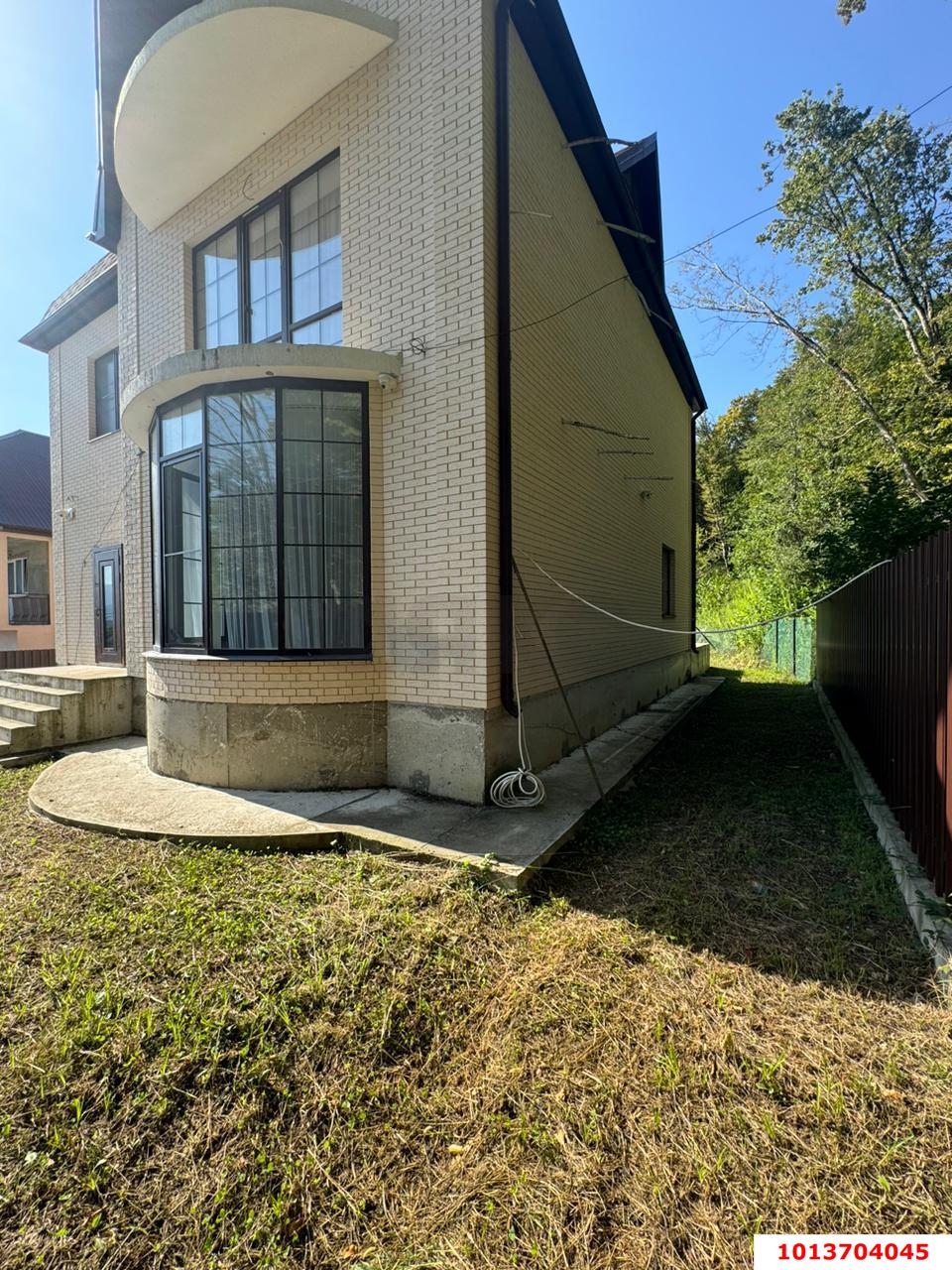 Фото №2: Дом 291 м² + 5 сот. - Весёлое, Адлерский, ул. Ереванская, 31А