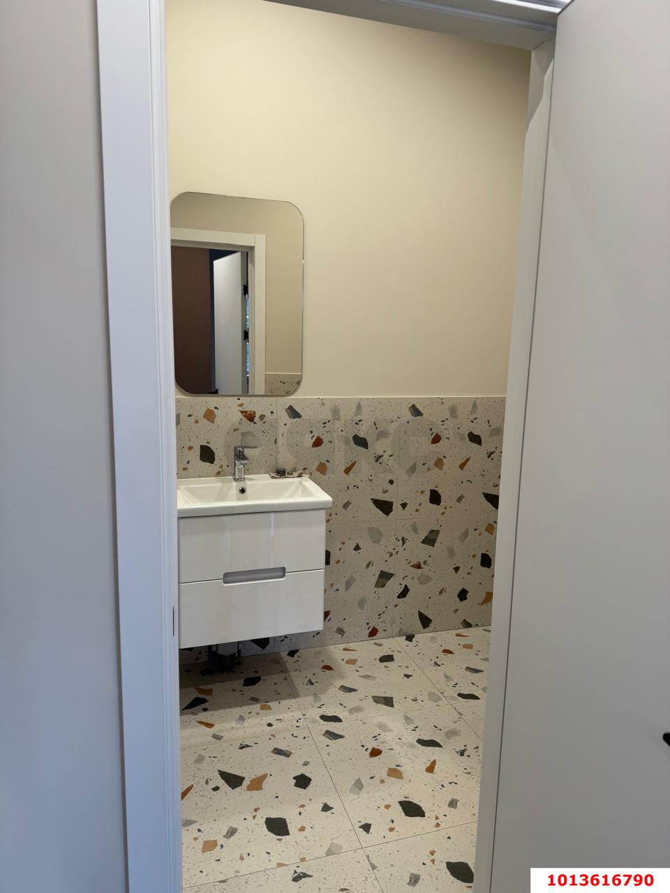 Фото №6: Коммерция 120 м² - Краснодар, Прикубанский внутригородской округ, мкр. имени Маршала Жукова, ул. Александра Покрышкина, 2/2