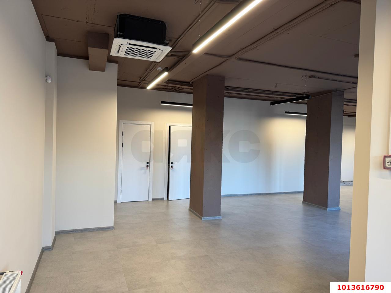 Фото №5: Торговое помещение 120 м² - Краснодар, имени Маршала Жукова, ул. Александра Покрышкина, 2/2