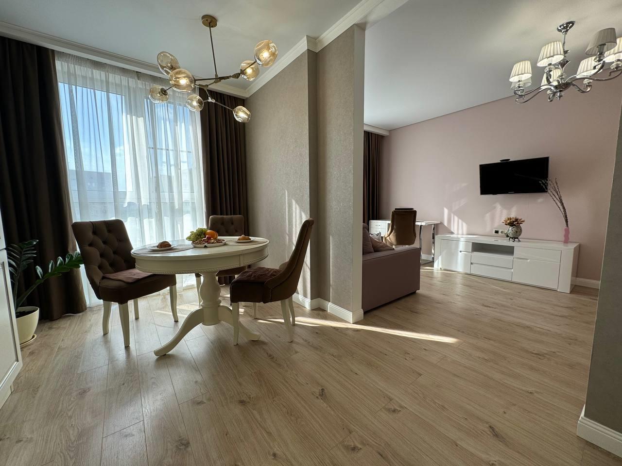 Фото №1: 1-комнатная квартира 40 м² - Краснодар, Центральный, мкр. Центральный внутригородской округ, ул. Железнодорожная, 23/1