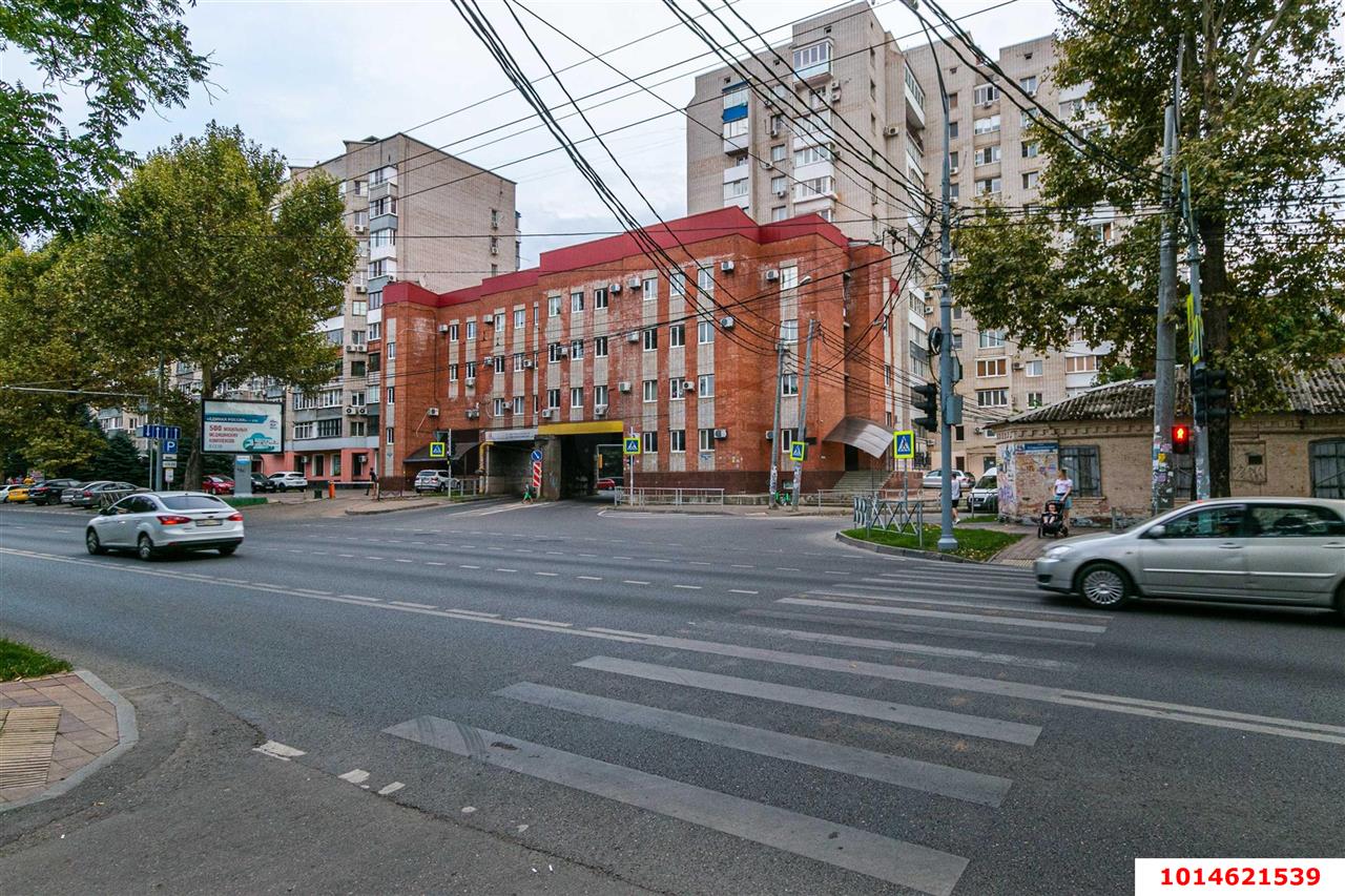 Фото №7: 2-комнатная квартира 64 м² - Краснодар, Центральный внутригородской округ, мкр. Дубинка, пер. Угольный, 12