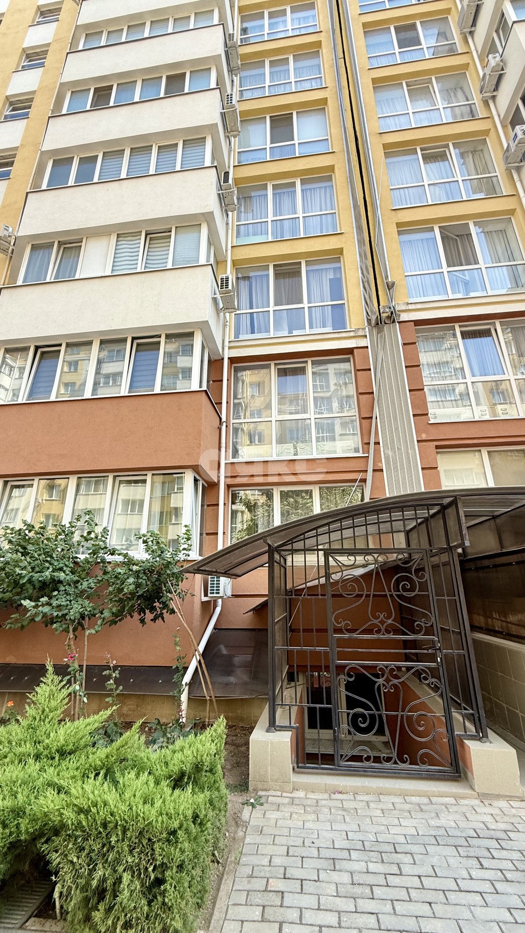 Фото №6: Коммерция 44 м² - Симферополь, ЖК Столичный, ул. Железнодорожная, 1Д