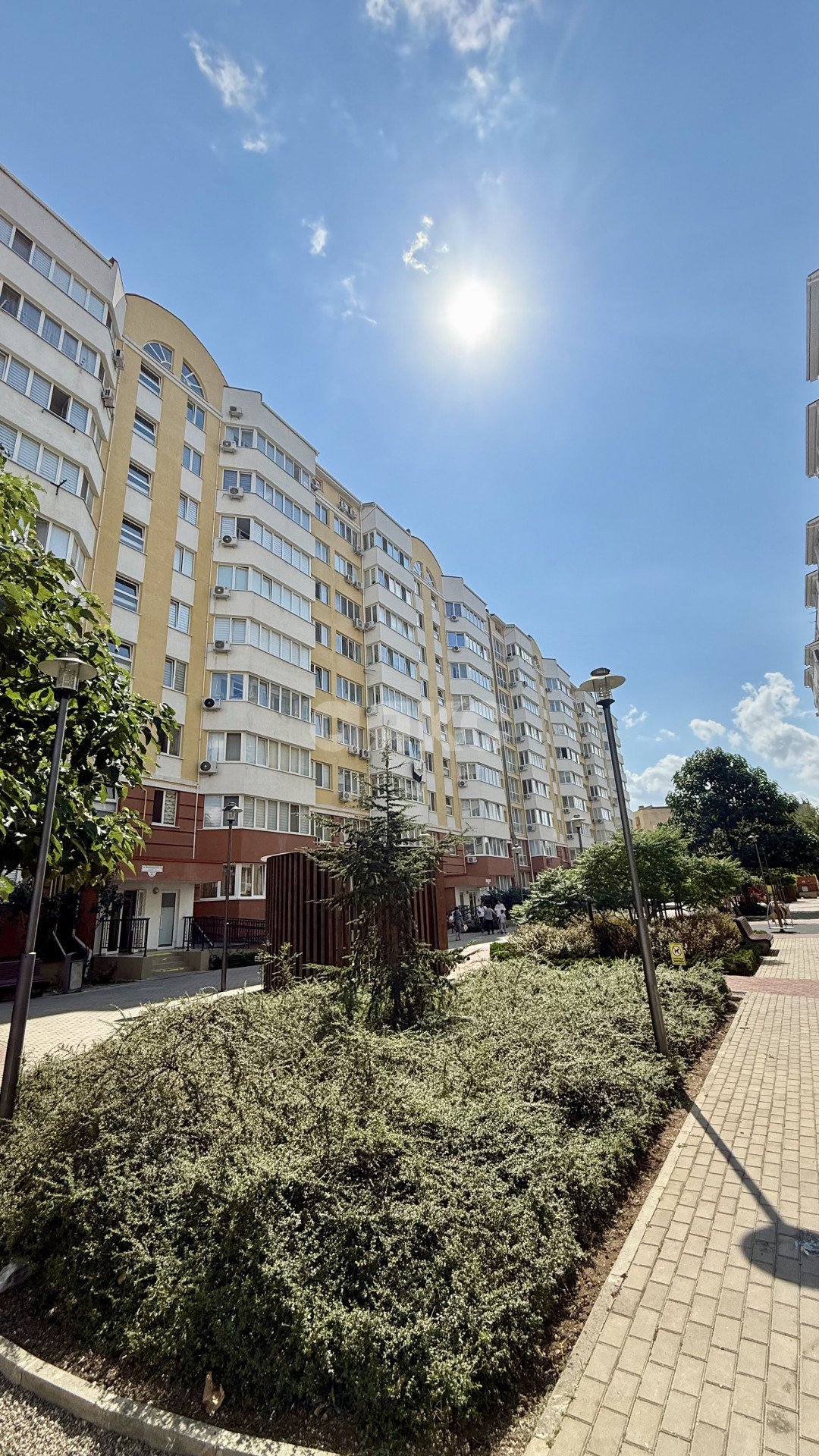 Фото №1: Коммерция 44 м² - Симферополь, ЖК Столичный, ул. Железнодорожная, 1Д