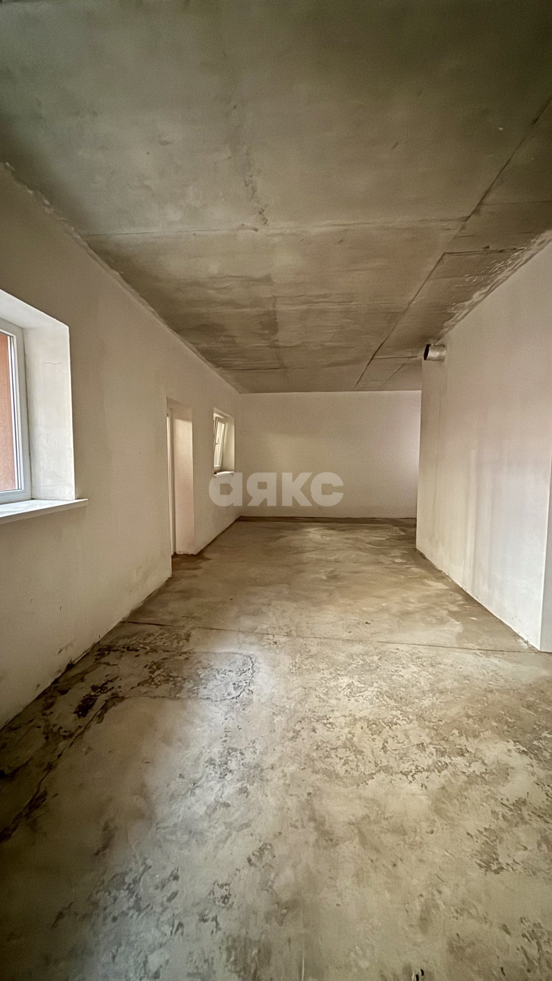 Фото №2: Коммерция 44 м² - Симферополь, ЖК Столичный, ул. Железнодорожная, 1Д