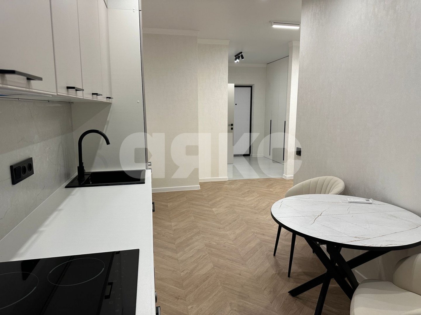 Фото №1: 2-комнатная квартира 40 м² - Ростов-на-Дону, жилой комплекс Сердце Ростова 2, ул. Ларина, 45с1