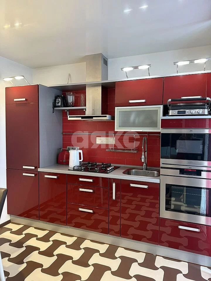 Фото №1: 3-комнатная квартира 71 м² - Ростов-на-Дону, Нахичевань, ул. 13-я Линия, 18/26