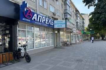 Фото №2: Торговое помещение 200 м² - Краснодар, мкр. Черёмушки, ул. Селезнёва, 110