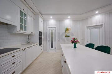 Фото №2: 3-комнатная квартира 93 м² - Краснодар, мкр. Юбилейный, ул. 70-летия Октября, 1/5