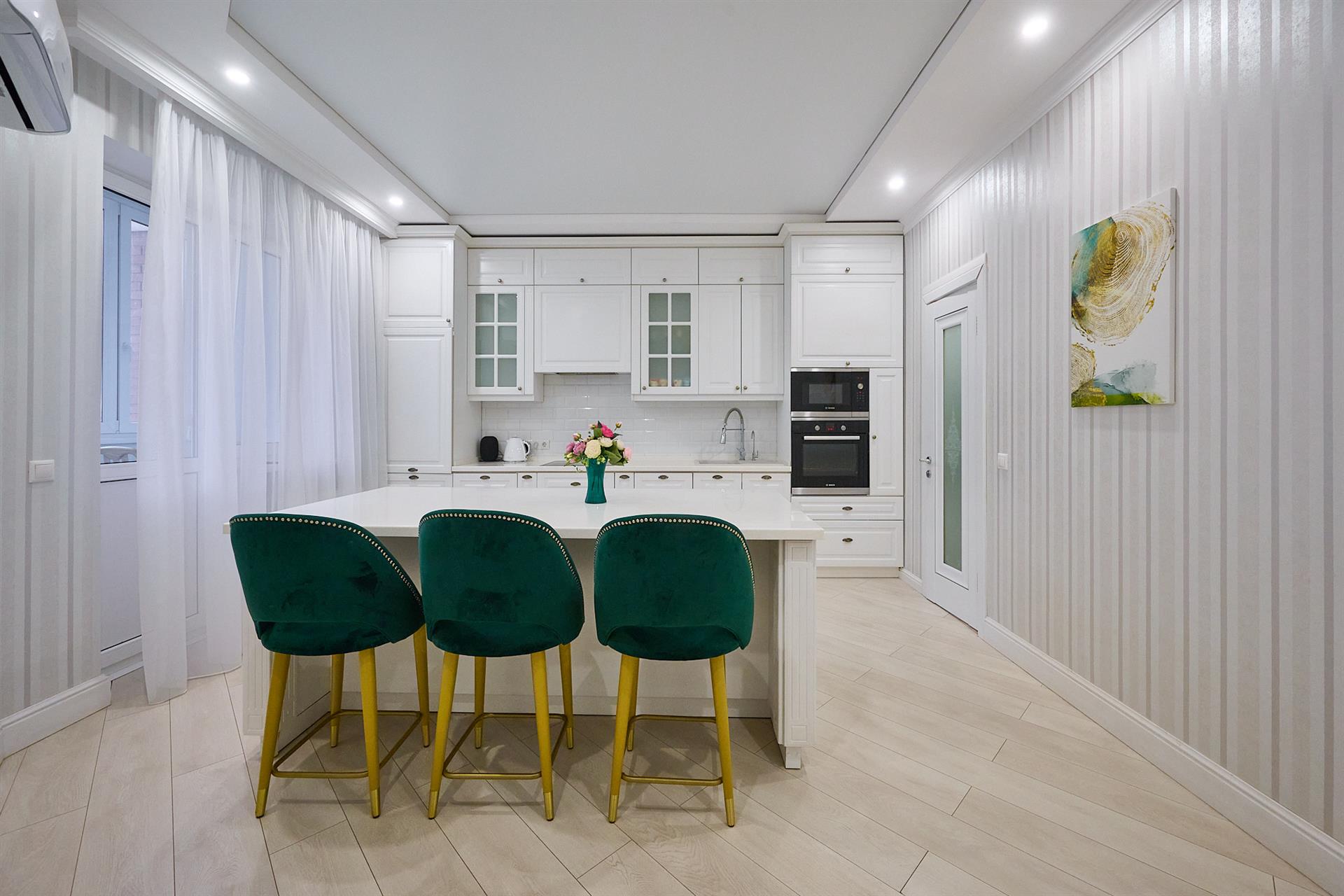 Фото №4: 3-комнатная квартира 93 м² - Краснодар, Западный внутригородской округ, мкр. Юбилейный, ул. 70-летия Октября, 1/5