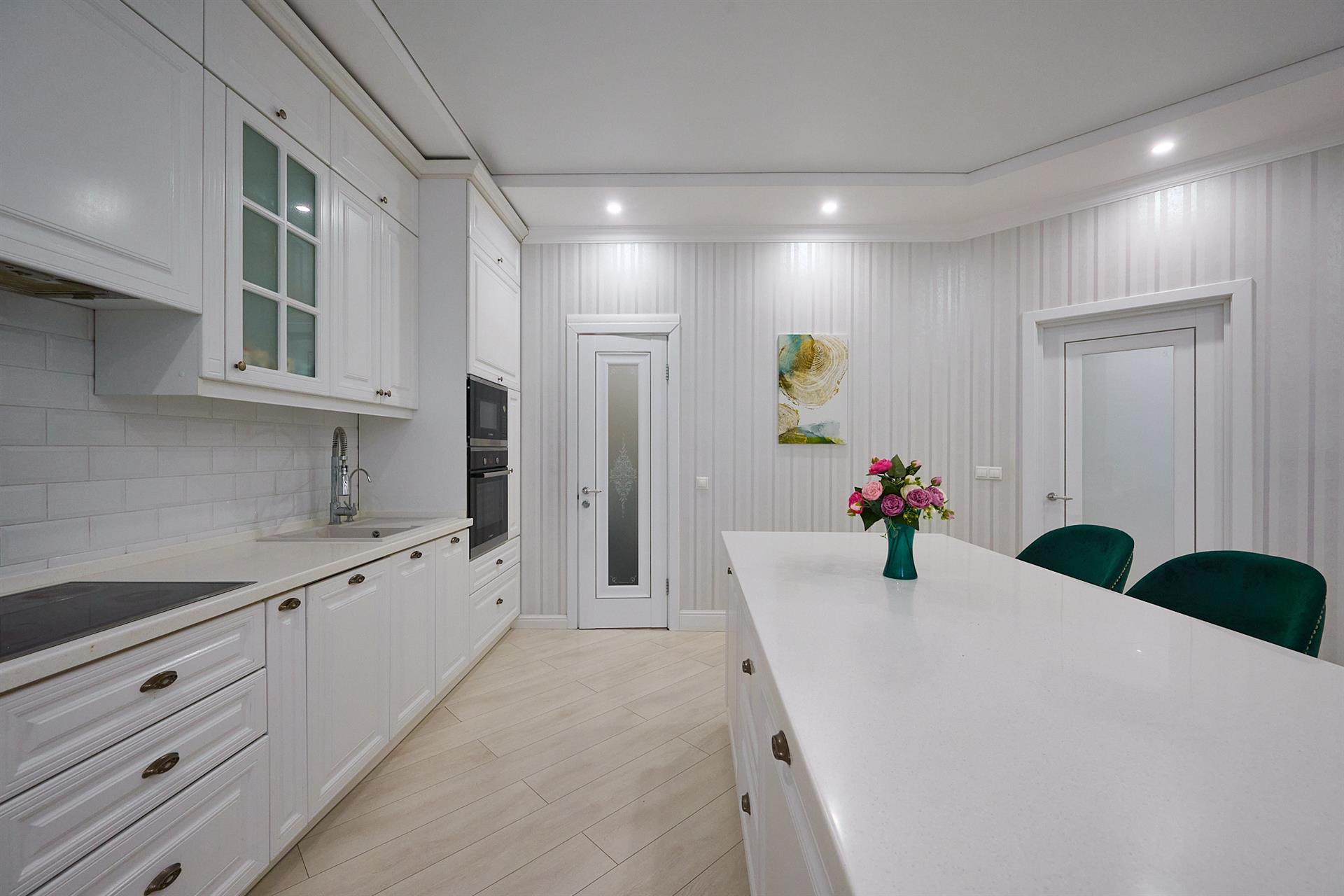 Фото №2: 3-комнатная квартира 93 м² - Краснодар, Западный внутригородской округ, мкр. Юбилейный, ул. 70-летия Октября, 1/5