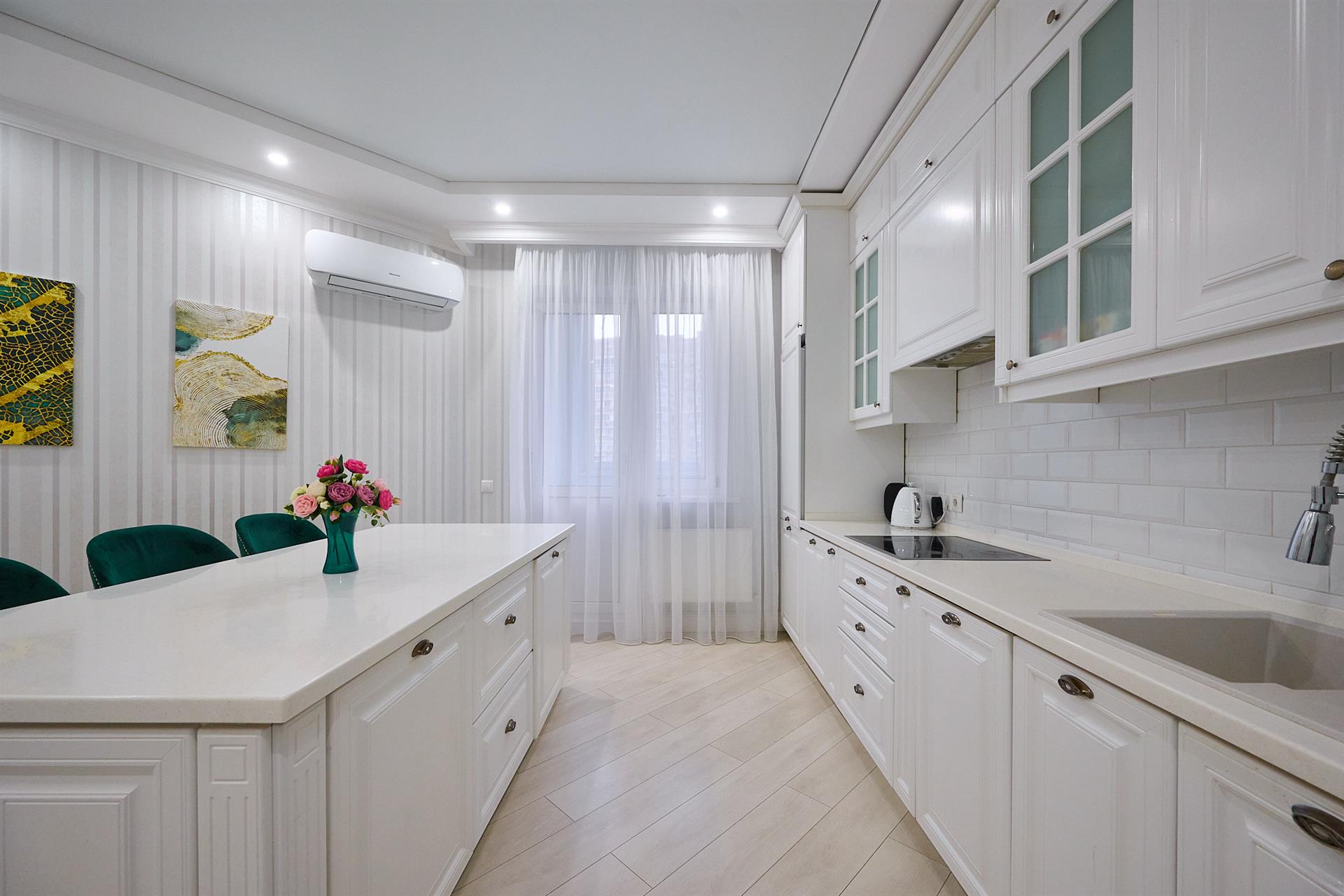 Фото №6: 3-комнатная квартира 93 м² - Краснодар, Западный внутригородской округ, мкр. Юбилейный, ул. 70-летия Октября, 1/5