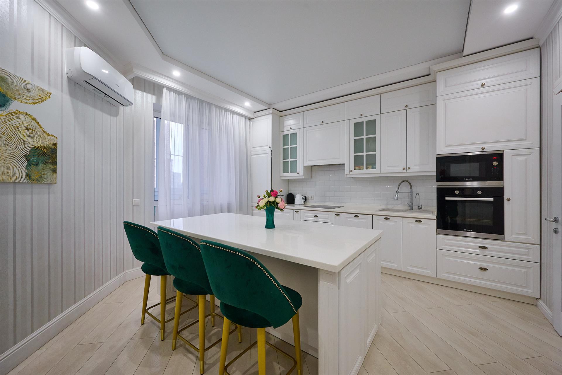 Фото №5: 3-комнатная квартира 93 м² - Краснодар, Западный внутригородской округ, мкр. Юбилейный, ул. 70-летия Октября, 1/5