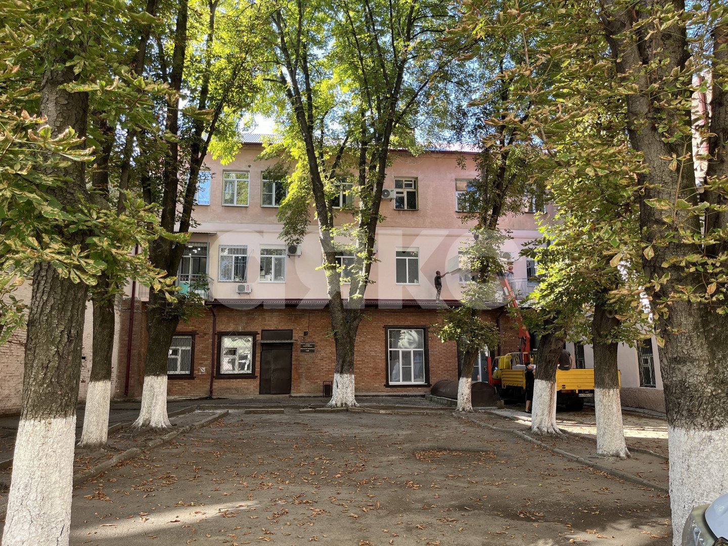 Фото №2: Коммерция 20 м² - Армавир, квартал Центр, ул. Кирова, 50