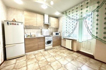 Фото №1: 1-комнатная квартира 42 м² - Краснодар, мкр. Юбилейный, б-р Платановый, 15