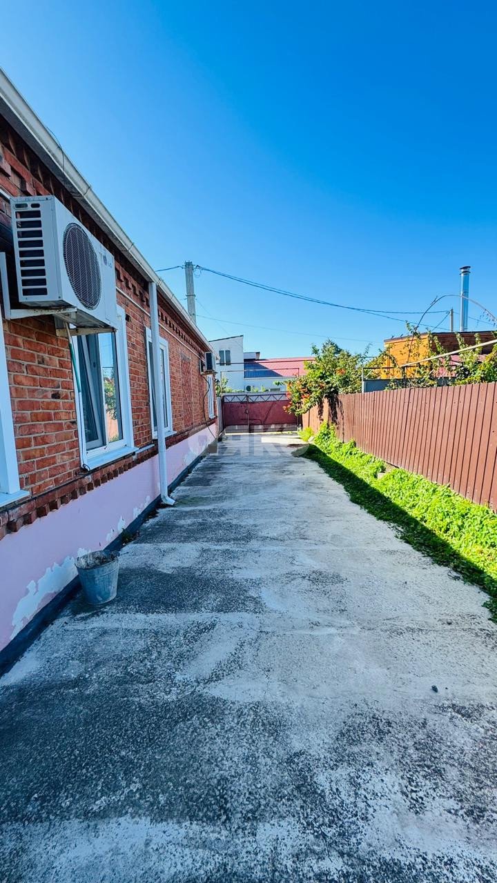 Фото №2: Часть дома 130 м² + 8.38 сот. - Кореновск, 1-й квартал, ул. Фрунзе, 169А