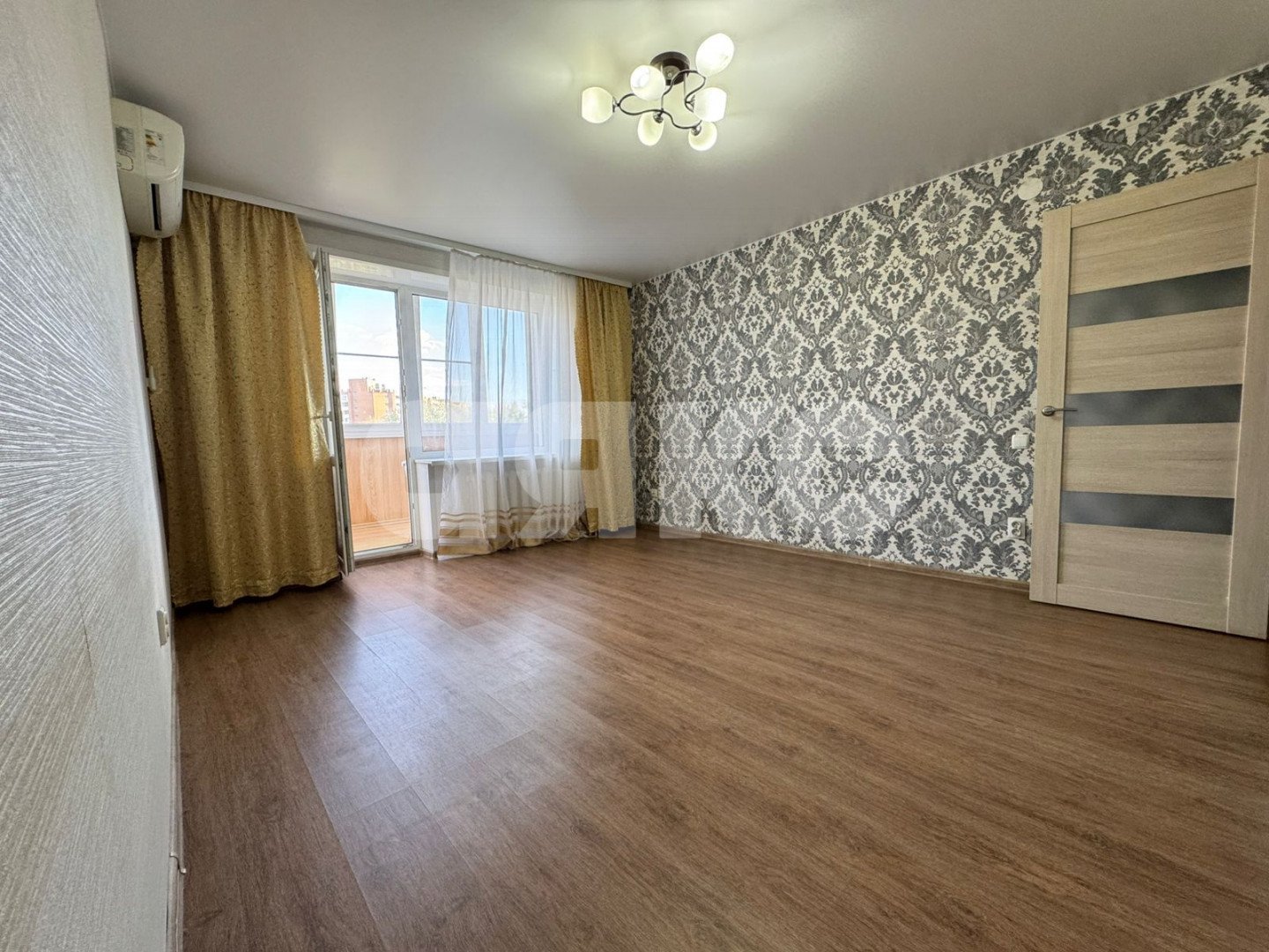 Фото №1: 1-комнатная квартира 35 м² - Ростов-на-Дону, Ворошиловский, ул. Нариманова, 76