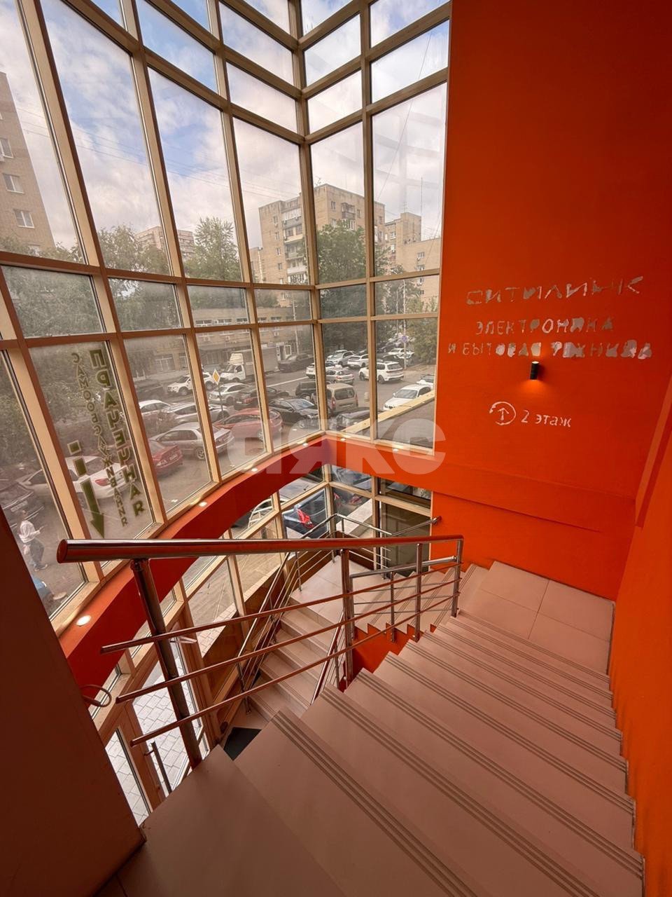 Фото №1: Коммерция 350 м² - Ростов-на-Дону, Кировский, пр-кт Соколова, 80