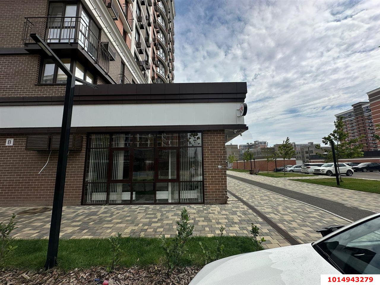 Фото №4: Торговое помещение 697 м² - Краснодар, жилой комплекс Самолёт-6, ул. Ивана Беличенко, 92к1