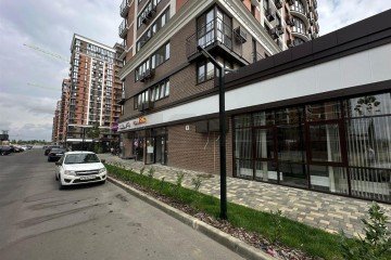 Фото №1: Торговое помещение 697 м² - Краснодар, мкр. жилой комплекс Самолёт-6, ул. Ивана Беличенко, 92к1