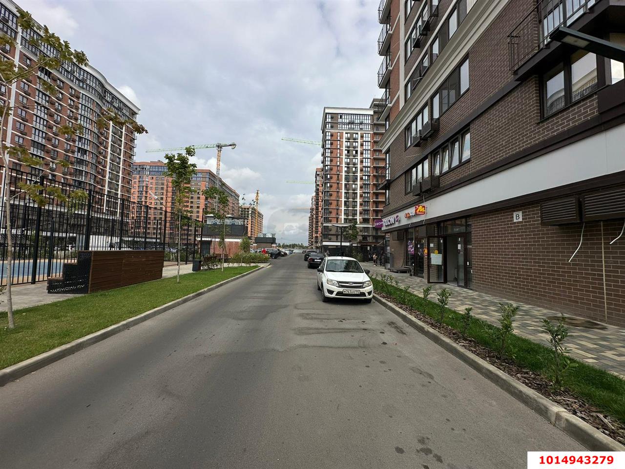 Фото №3: Торговое помещение 697 м² - Краснодар, жилой комплекс Самолёт-6, ул. Ивана Беличенко, 92к1