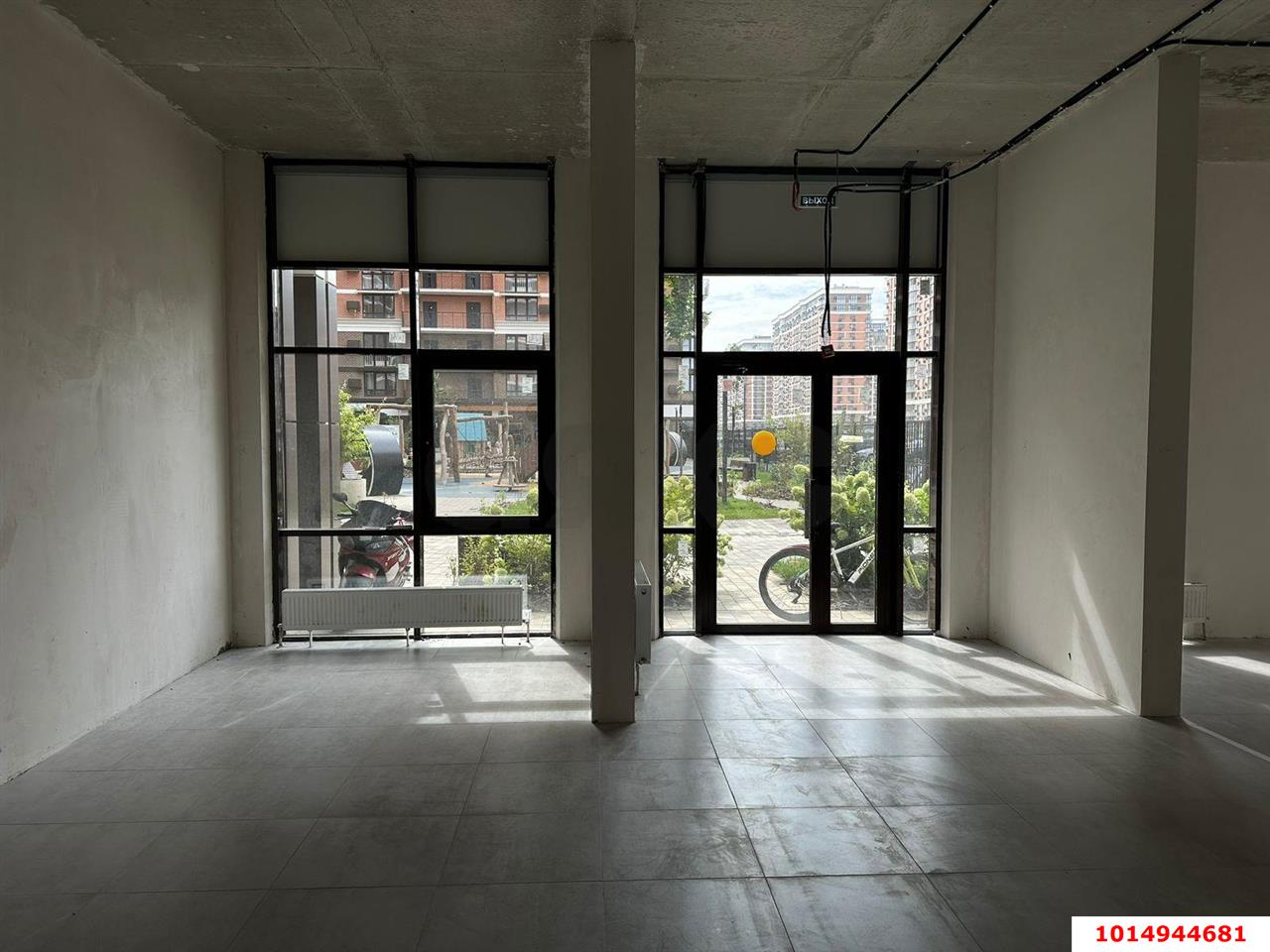 Фото №11: Торговое помещение 700 м² - Краснодар, жилой комплекс Самолёт-6, ул. Ивана Беличенко, 92