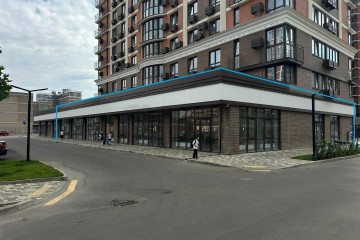 Фото №1: Торговое помещение 700 м² - Краснодар, мкр. жилой комплекс Самолёт-6, ул. Ивана Беличенко, 92