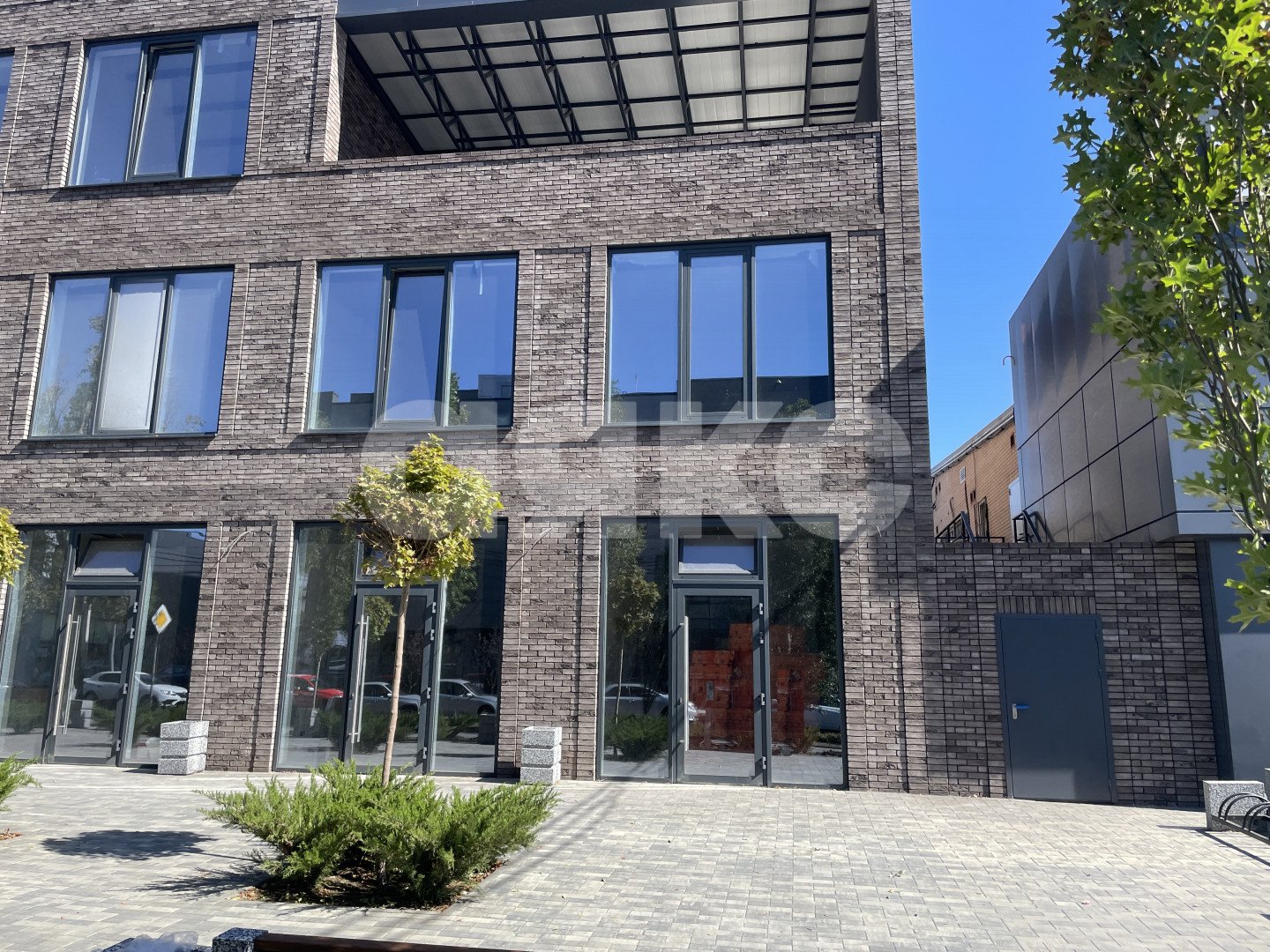 Фото №1: Коммерция 63 м² - Ростов-на-Дону, Западный, ул. МОПРа, 32