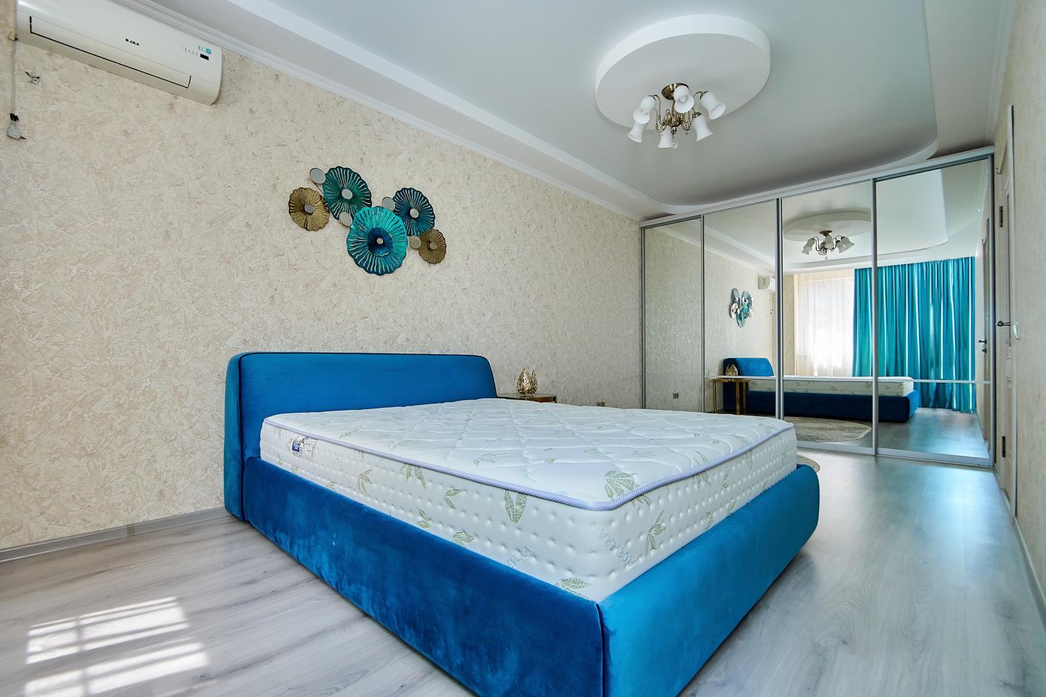 Фото №11: 3-комнатная квартира 100 м² - Краснодар, Прикубанский внутригородской округ, Фестивальный, мкр. Солнечный, ул. Архитектора Ишунина, 9