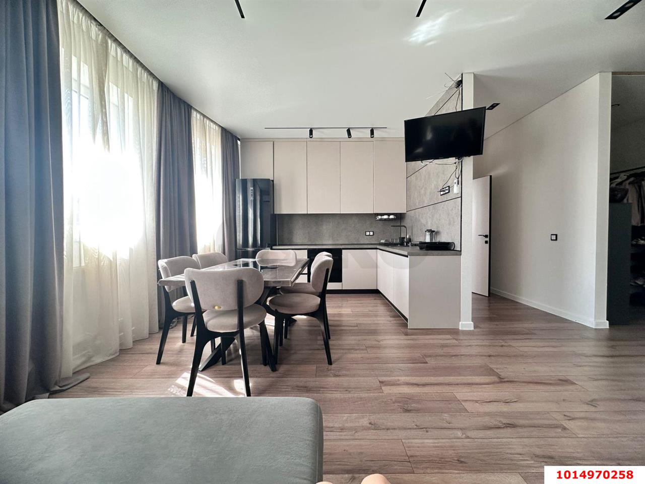 Фото №1: 3-комнатная квартира 85 м² - Краснодар, имени Петра Метальникова, ул. Тополиная, 40/1