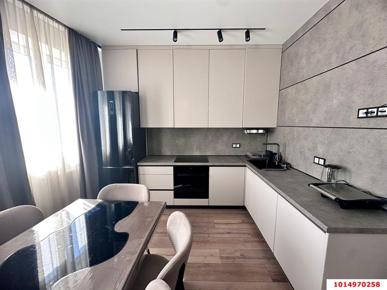 Фото №3: 3-комнатная квартира <span class="whitespace-nowrap">85 м²</span>, <span class="whitespace-nowrap">1/20 эт.</span> - Краснодар, Прикубанский внутригородской округ, ЖК Тополиная Топольковая, мкр. имени Петра Метальникова, ул. Тополиная, 40/1