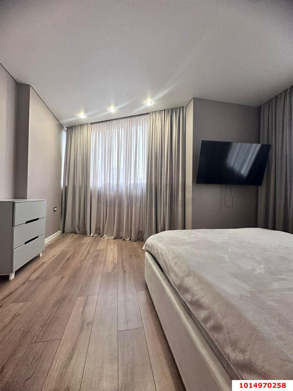 Фото №12: 3-комнатная квартира <span class="whitespace-nowrap">85 м²</span>, <span class="whitespace-nowrap">1/20 эт.</span> - Краснодар, Прикубанский внутригородской округ, ЖК Тополиная Топольковая, мкр. имени Петра Метальникова, ул. Тополиная, 40/1